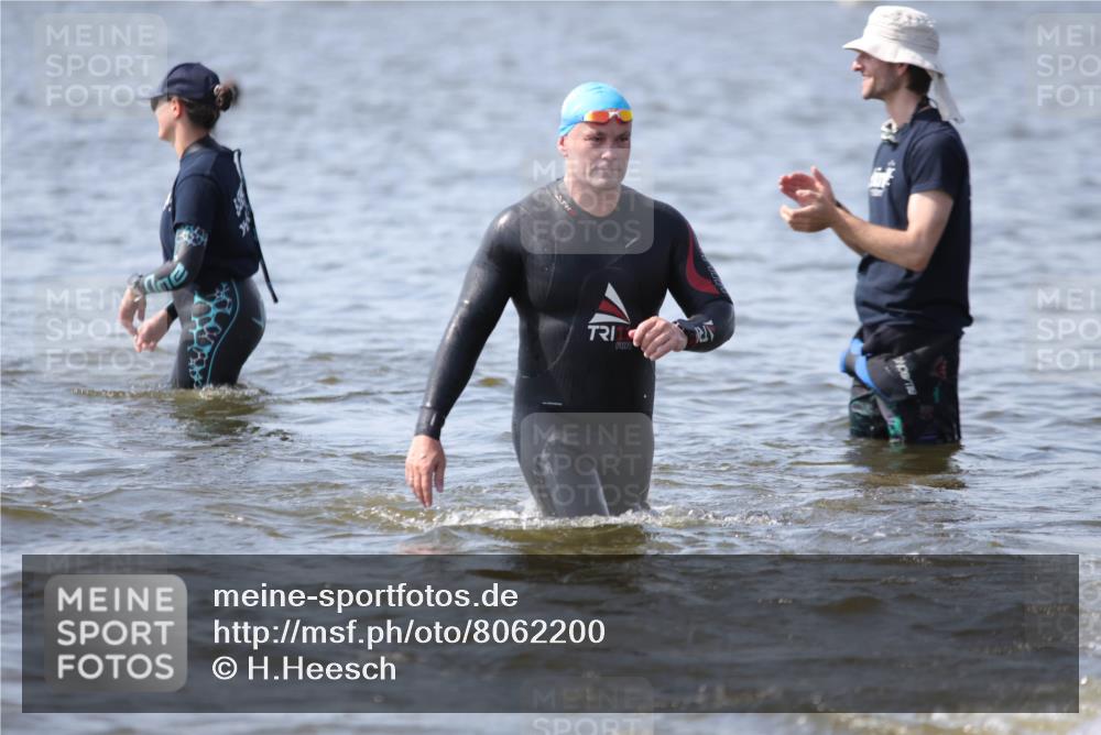 22.06.2025 - Viking Triathlon H.Heesch http://msf.ph/oto/8062200 22.06.2025 10:44:07 Schwimmen 41, 103, 123, 130, 249, 343, 439, 442, 467, 627, 637, 650 meine-sportfotos.de