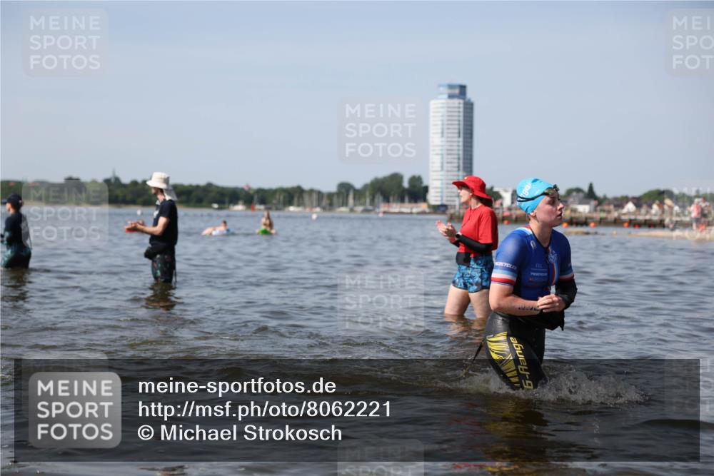 22.06.2025 - Viking Triathlon Michael Strokosch http://msf.ph/oto/8062221 22.06.2025 10:27:49 Schwimmen 14, 90, 176, 178, 196, 198, 230, 289, 534, 616 meine-sportfotos.de