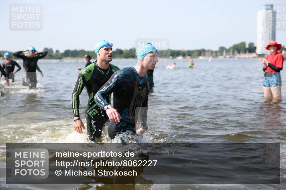 22.06.2025 - Viking Triathlon Michael Strokosch http://msf.ph/oto/8062227 22.06.2025 10:27:50 Schwimmen 14, 90, 176, 178, 196, 198, 230, 289, 534, 616 meine-sportfotos.de