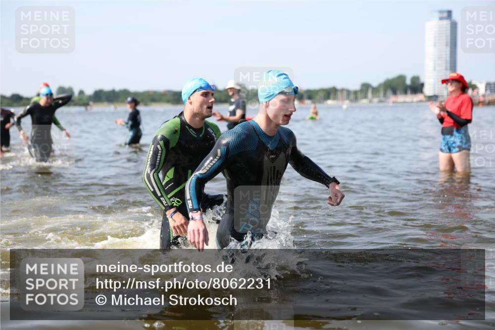 22.06.2025 - Viking Triathlon Michael Strokosch http://msf.ph/oto/8062231 22.06.2025 10:27:51 Schwimmen 14, 90, 176, 178, 196, 198, 230, 289, 401, 534, 616 meine-sportfotos.de