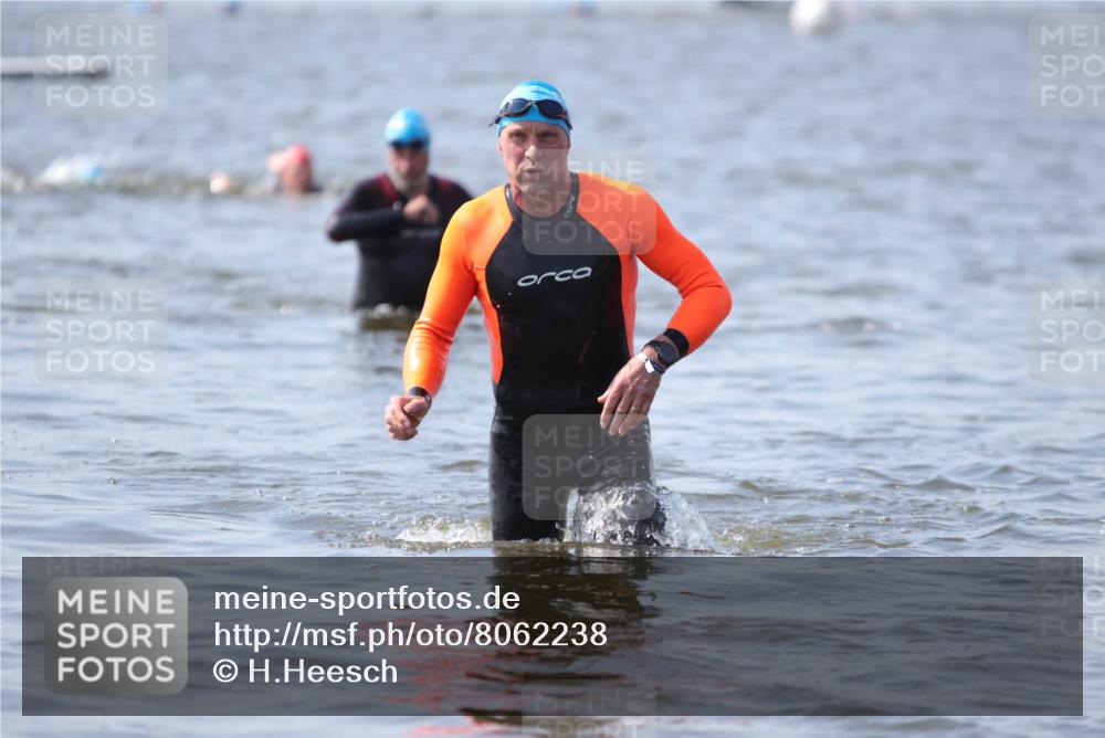 22.06.2025 - Viking Triathlon H.Heesch http://msf.ph/oto/8062238 22.06.2025 10:44:17 Schwimmen 103, 123, 130, 205, 219, 343, 439, 467, 650 meine-sportfotos.de