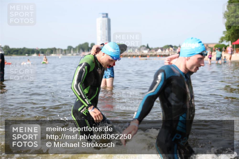 22.06.2025 - Viking Triathlon Michael Strokosch http://msf.ph/oto/8062250 22.06.2025 10:27:52 Schwimmen 14, 90, 178, 196, 198, 230, 289, 401, 534, 616 meine-sportfotos.de