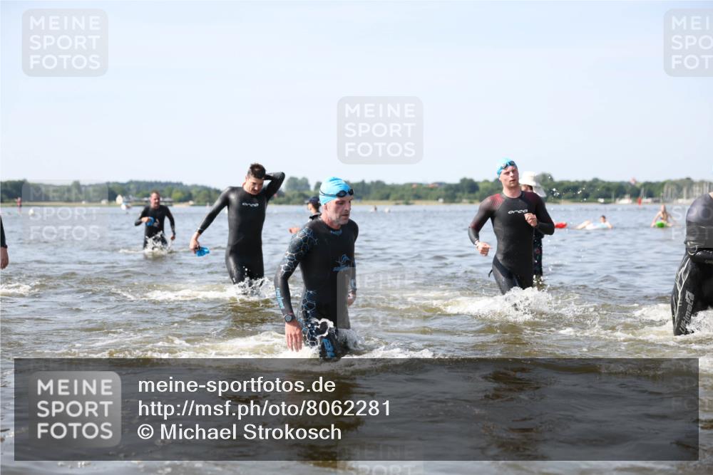 22.06.2025 - Viking Triathlon Michael Strokosch http://msf.ph/oto/8062281 22.06.2025 10:27:55 Schwimmen 14, 90, 178, 196, 198, 230, 289, 401, 534, 616 meine-sportfotos.de