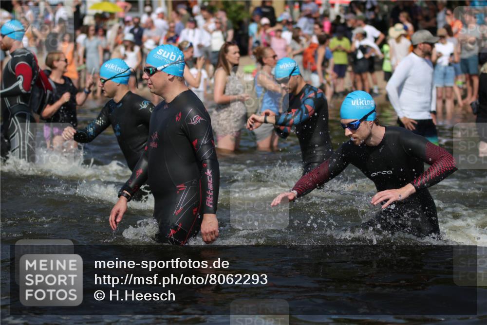 22.06.2025 - Viking Triathlon H.Heesch http://msf.ph/oto/8062293 22.06.2025 10:05:23 Schwimmen 57, 59, 61, 138, 171, 172, 228, 314, 346, 389, 418, 437, 536, 601, 655 meine-sportfotos.de
