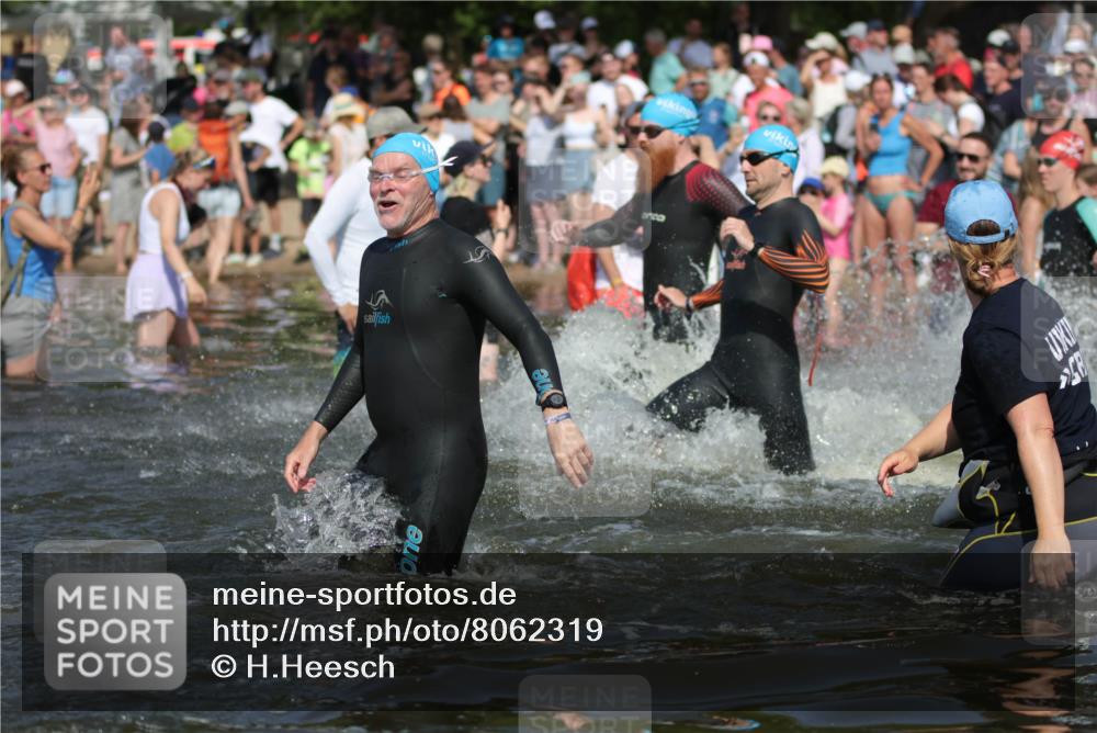 22.06.2025 - Viking Triathlon H.Heesch http://msf.ph/oto/8062319 22.06.2025 10:05:26 Schwimmen 57, 59, 61, 138, 150, 167, 181, 228, 314, 437, 536, 538, 601, 654, 655 meine-sportfotos.de