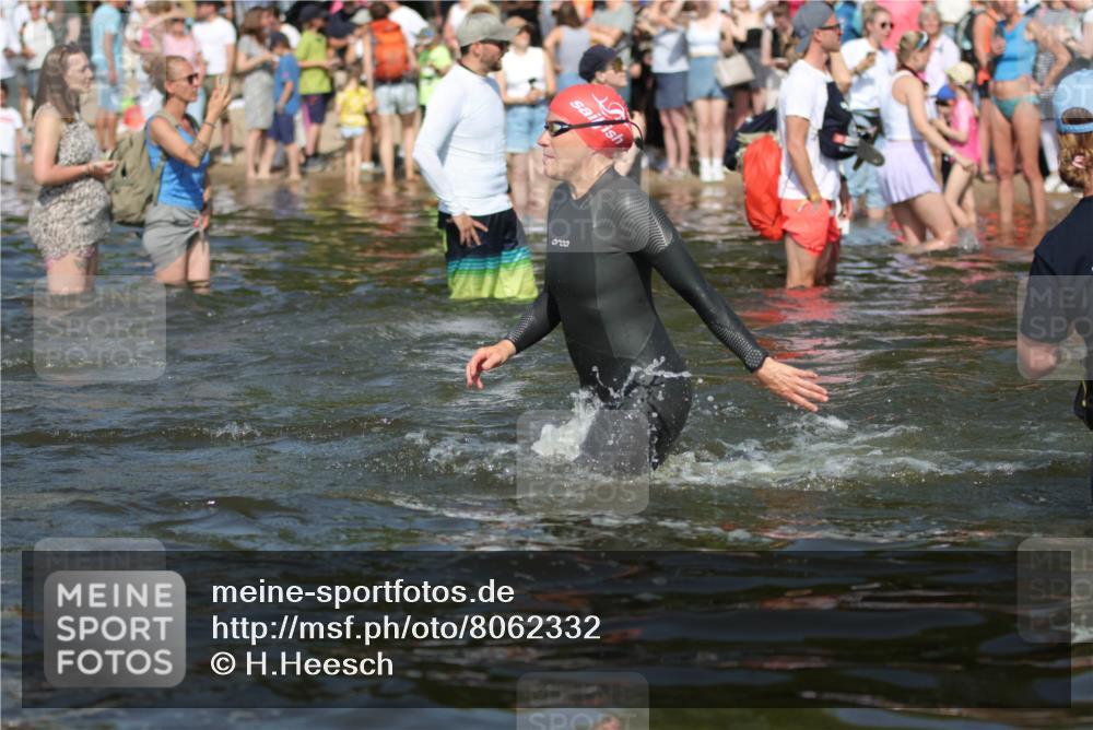 22.06.2025 - Viking Triathlon H.Heesch http://msf.ph/oto/8062332 22.06.2025 10:05:30 Schwimmen 22, 150, 167, 181, 210, 228, 314, 437, 439, 462, 538, 601, 603, 654, 655 meine-sportfotos.de