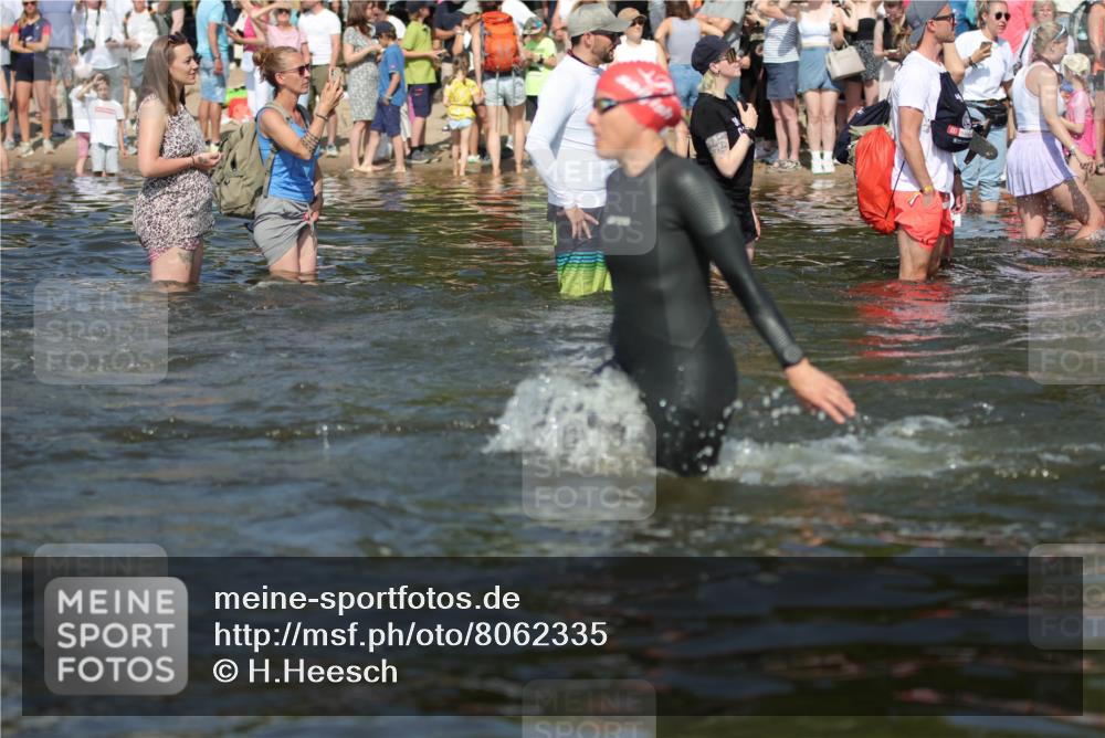 22.06.2025 - Viking Triathlon H.Heesch http://msf.ph/oto/8062335 22.06.2025 10:05:30 Schwimmen 22, 150, 167, 181, 210, 228, 314, 437, 439, 462, 538, 601, 603, 654, 655 meine-sportfotos.de