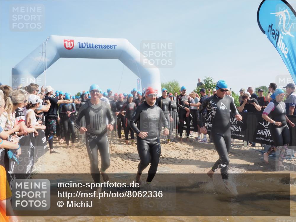 22.06.2025 - Viking Triathlon MichiJ http://msf.ph/oto/8062336 22.06.2025 10:07:41 Schwimmen 16, 23, 102, 121, 143, 263, 270, 285, 363, 436, 476, 484, 503, 547, 615, 621, 624 meine-sportfotos.de
