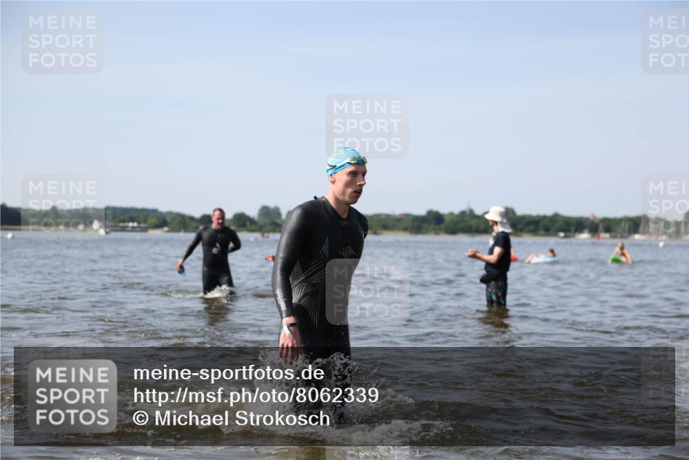 22.06.2025 - Viking Triathlon Michael Strokosch http://msf.ph/oto/8062339 22.06.2025 10:28:01 Schwimmen 14, 90, 178, 196, 289, 367, 401, 534, 616 meine-sportfotos.de