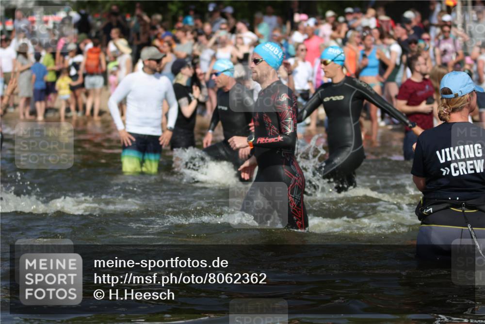 22.06.2025 - Viking Triathlon H.Heesch http://msf.ph/oto/8062362 22.06.2025 10:05:32 Schwimmen 22, 150, 167, 181, 210, 228, 314, 437, 439, 462, 538, 601, 603, 654, 655 meine-sportfotos.de