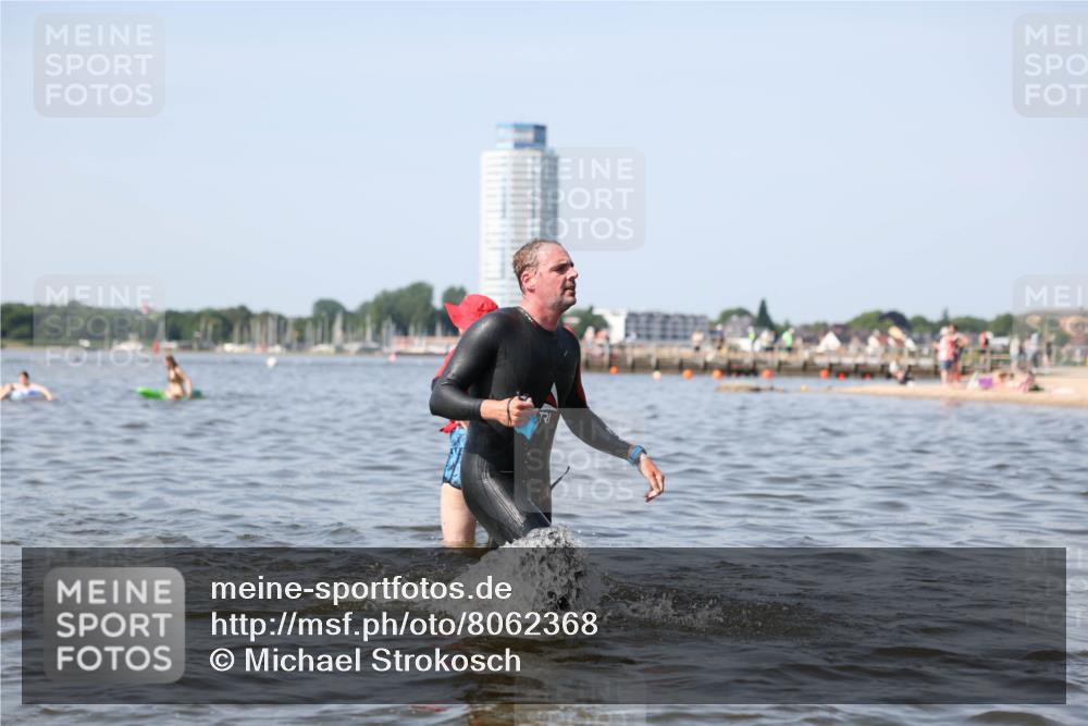 22.06.2025 - Viking Triathlon Michael Strokosch http://msf.ph/oto/8062368 22.06.2025 10:28:08 Schwimmen 14, 178, 196, 289, 367, 401 meine-sportfotos.de