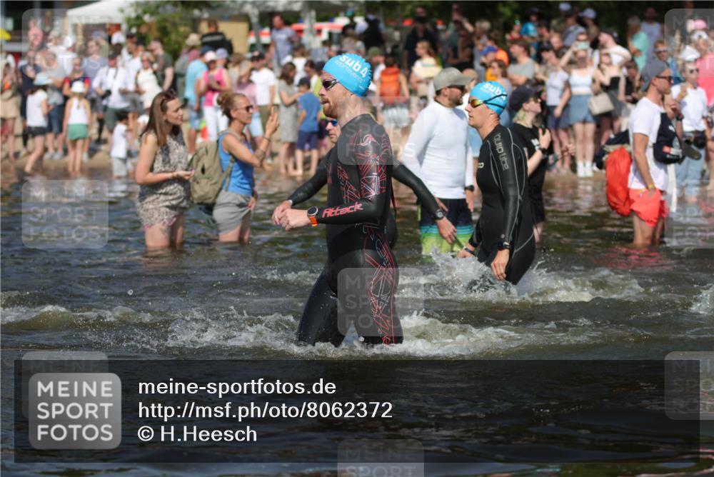 22.06.2025 - Viking Triathlon H.Heesch http://msf.ph/oto/8062372 22.06.2025 10:05:33 Schwimmen 22, 150, 167, 181, 210, 228, 437, 439, 462, 538, 553, 601, 603, 654, 655 meine-sportfotos.de