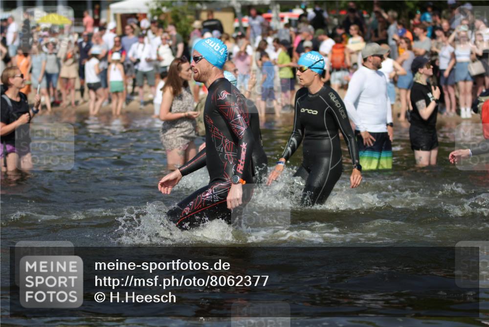 22.06.2025 - Viking Triathlon H.Heesch http://msf.ph/oto/8062377 22.06.2025 10:05:34 Schwimmen 22, 65, 83, 150, 167, 181, 210, 228, 361, 439, 462, 511, 538, 553, 601, 603, 654 meine-sportfotos.de