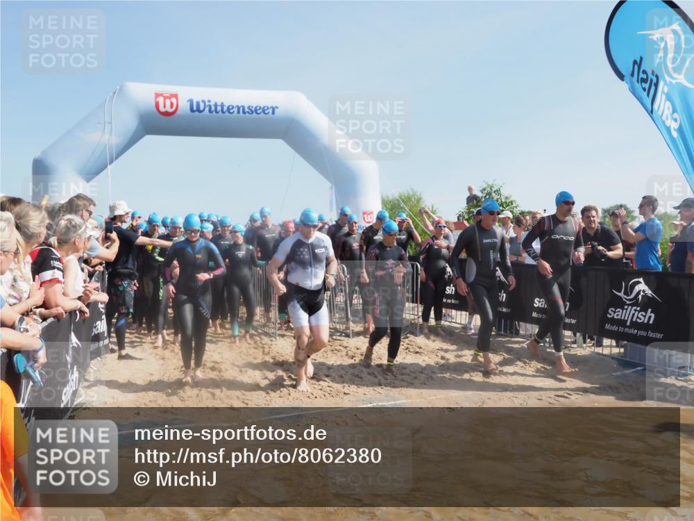 22.06.2025 - Viking Triathlon MichiJ http://msf.ph/oto/8062380 22.06.2025 10:07:45 Schwimmen 16, 76, 95, 102, 143, 263, 363, 372, 436, 453, 477, 503, 547, 615, 621, 624 meine-sportfotos.de