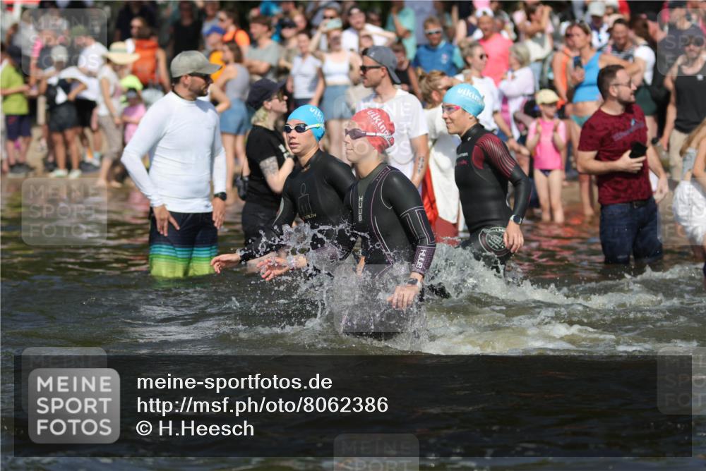 22.06.2025 - Viking Triathlon H.Heesch http://msf.ph/oto/8062386 22.06.2025 10:05:37 Schwimmen 22, 65, 83, 150, 167, 181, 210, 361, 439, 462, 511, 538, 553, 603, 654 meine-sportfotos.de