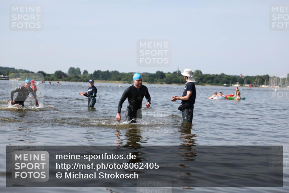 22.06.2025 - Viking Triathlon Michael Strokosch http://msf.ph/oto/8062405 22.06.2025 10:28:39 Schwimmen 258, 301, 368 meine-sportfotos.de