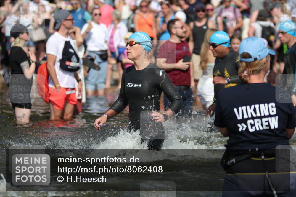 22.06.2025 - Viking Triathlon H.Heesch http://msf.ph/oto/8062408 22.06.2025 10:05:41 Schwimmen 22, 65, 83, 135, 194, 210, 361, 379, 439, 462, 511, 517, 553, 603, 653 meine-sportfotos.de