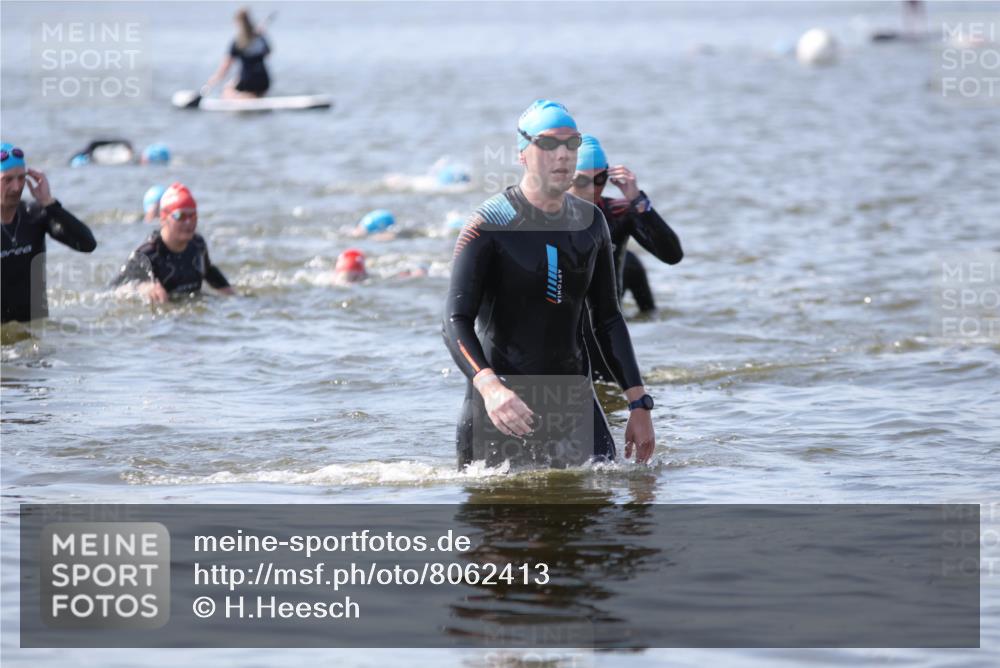 22.06.2025 - Viking Triathlon H.Heesch http://msf.ph/oto/8062413 22.06.2025 10:45:34 Schwimmen 95, 102, 108, 197, 425, 466, 519 meine-sportfotos.de