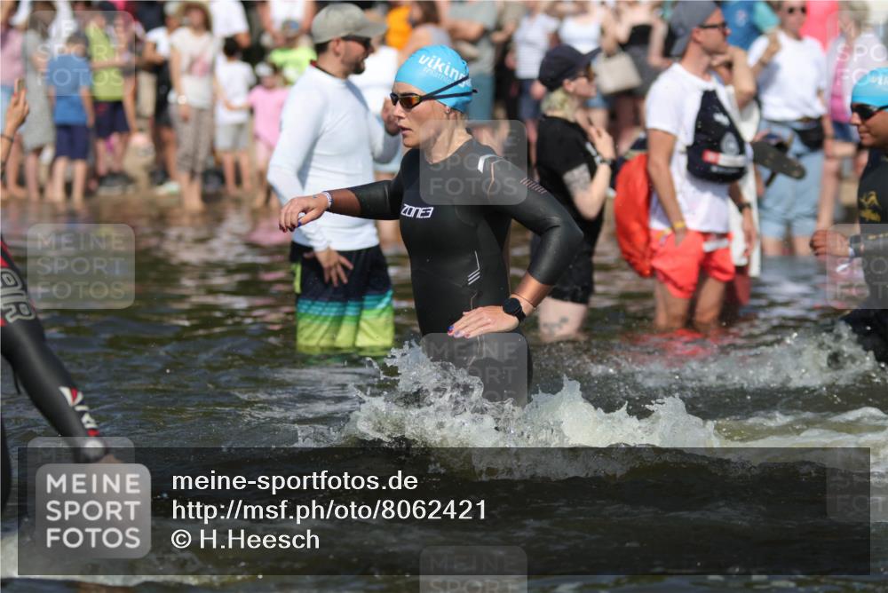 22.06.2025 - Viking Triathlon H.Heesch http://msf.ph/oto/8062421 22.06.2025 10:05:42 Schwimmen 22, 65, 83, 135, 194, 210, 361, 379, 439, 462, 511, 517, 553, 603, 653 meine-sportfotos.de