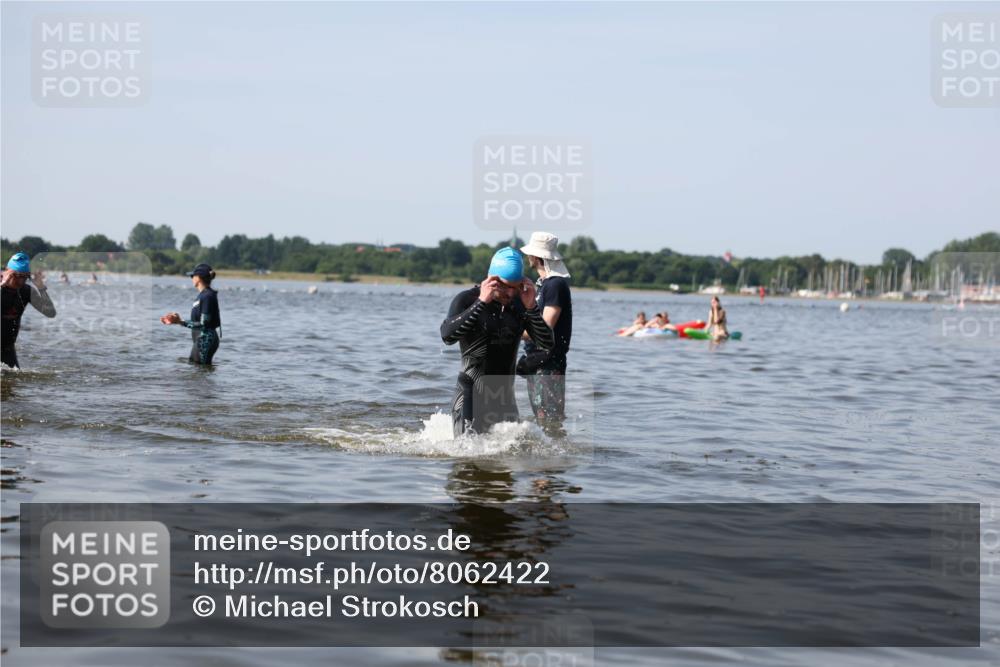 22.06.2025 - Viking Triathlon Michael Strokosch http://msf.ph/oto/8062422 22.06.2025 10:28:40 Schwimmen 258, 301, 368 meine-sportfotos.de