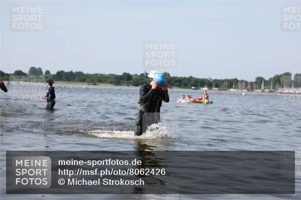 22.06.2025 - Viking Triathlon Michael Strokosch http://msf.ph/oto/8062426 22.06.2025 10:28:40 Schwimmen 258, 301, 368 meine-sportfotos.de