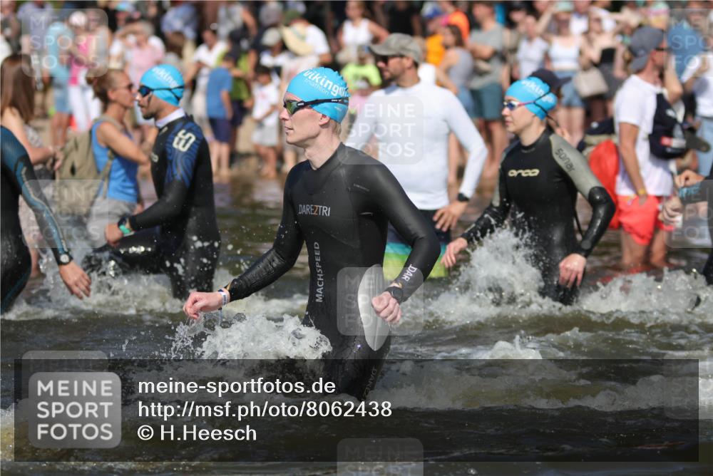 22.06.2025 - Viking Triathlon H.Heesch http://msf.ph/oto/8062438 22.06.2025 10:05:46 Schwimmen 65, 83, 128, 135, 194, 211, 275, 361, 379, 511, 517, 530, 553, 633, 653 meine-sportfotos.de