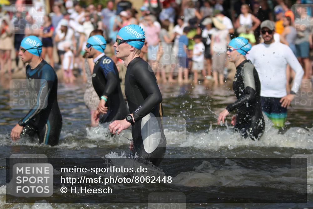 22.06.2025 - Viking Triathlon H.Heesch http://msf.ph/oto/8062448 22.06.2025 10:05:46 Schwimmen 65, 83, 128, 135, 194, 211, 275, 361, 379, 511, 517, 530, 553, 633, 653 meine-sportfotos.de