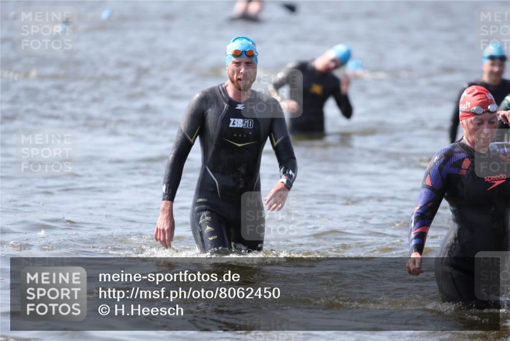 22.06.2025 - Viking Triathlon H.Heesch http://msf.ph/oto/8062450 22.06.2025 10:45:52 Schwimmen 95, 217, 342, 360, 372, 425, 468, 519, 525, 615, 621, 633 meine-sportfotos.de