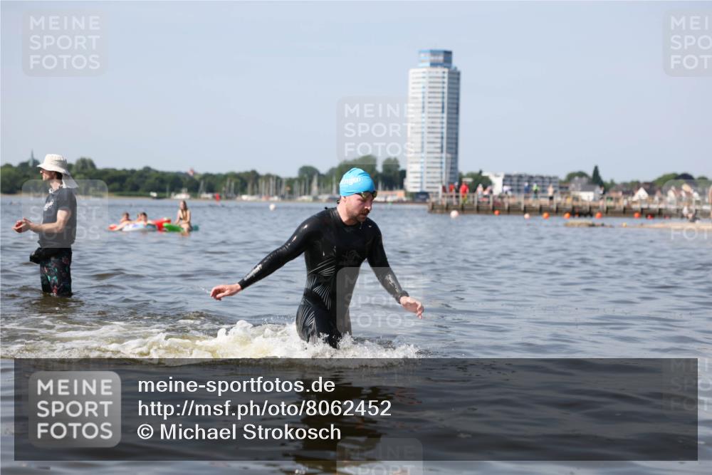 22.06.2025 - Viking Triathlon Michael Strokosch http://msf.ph/oto/8062452 22.06.2025 10:28:42 Schwimmen 15, 258, 301, 368, 414 meine-sportfotos.de