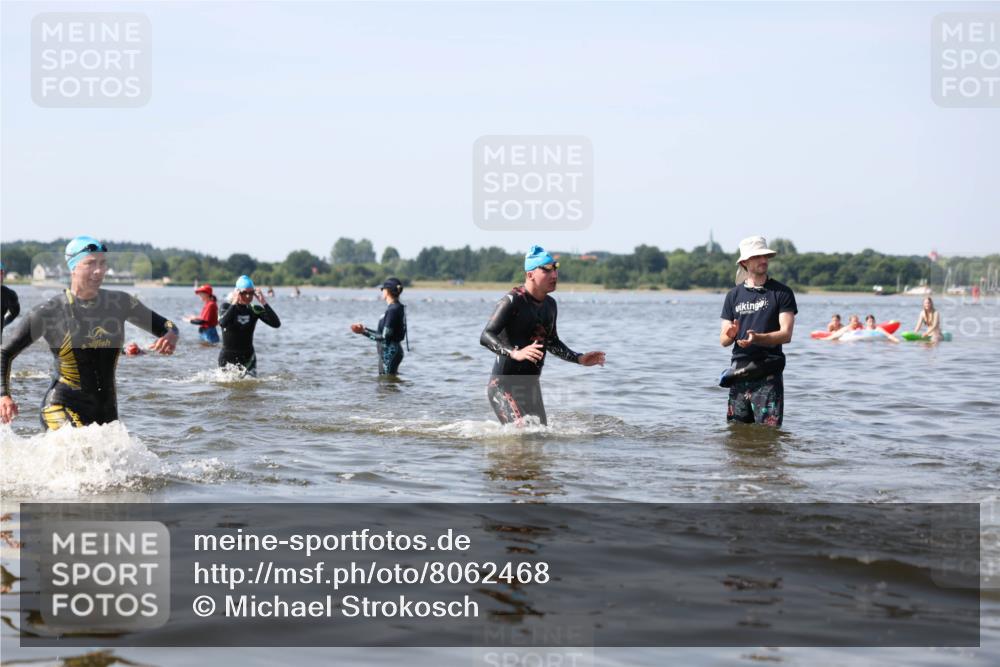 22.06.2025 - Viking Triathlon Michael Strokosch http://msf.ph/oto/8062468 22.06.2025 10:28:44 Schwimmen 15, 258, 301, 368, 414 meine-sportfotos.de