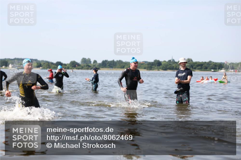 22.06.2025 - Viking Triathlon Michael Strokosch http://msf.ph/oto/8062469 22.06.2025 10:28:44 Schwimmen 15, 258, 301, 368, 414 meine-sportfotos.de