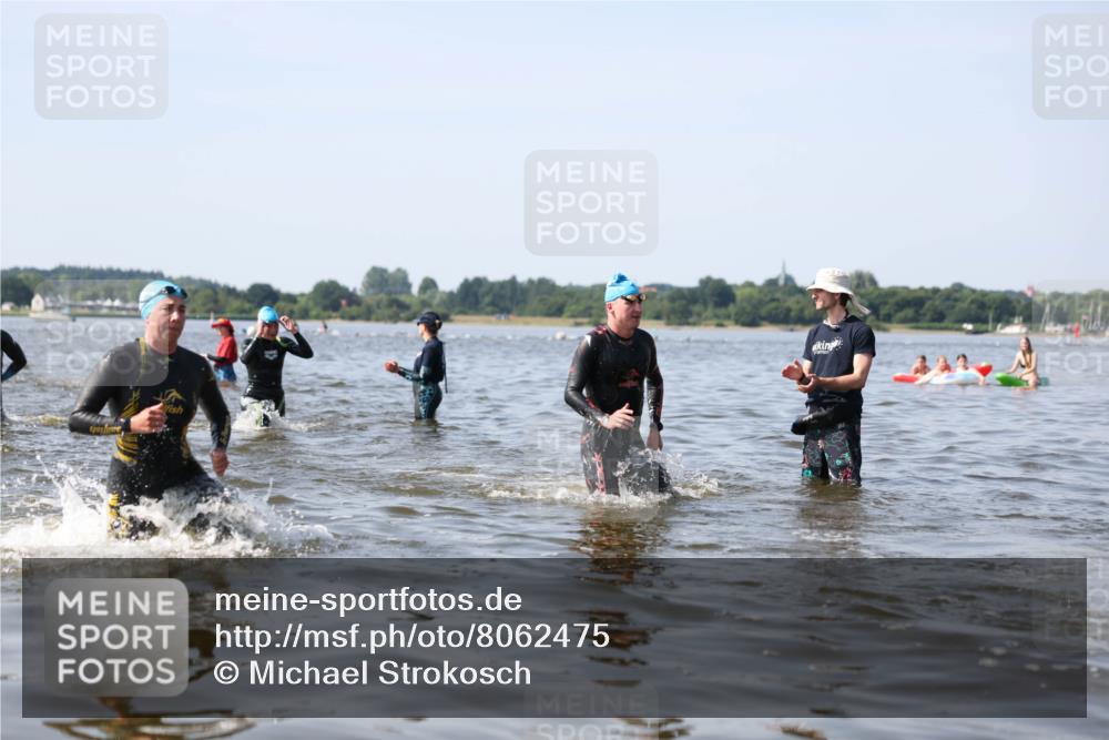 22.06.2025 - Viking Triathlon Michael Strokosch http://msf.ph/oto/8062475 22.06.2025 10:28:44 Schwimmen 15, 258, 301, 368, 414 meine-sportfotos.de