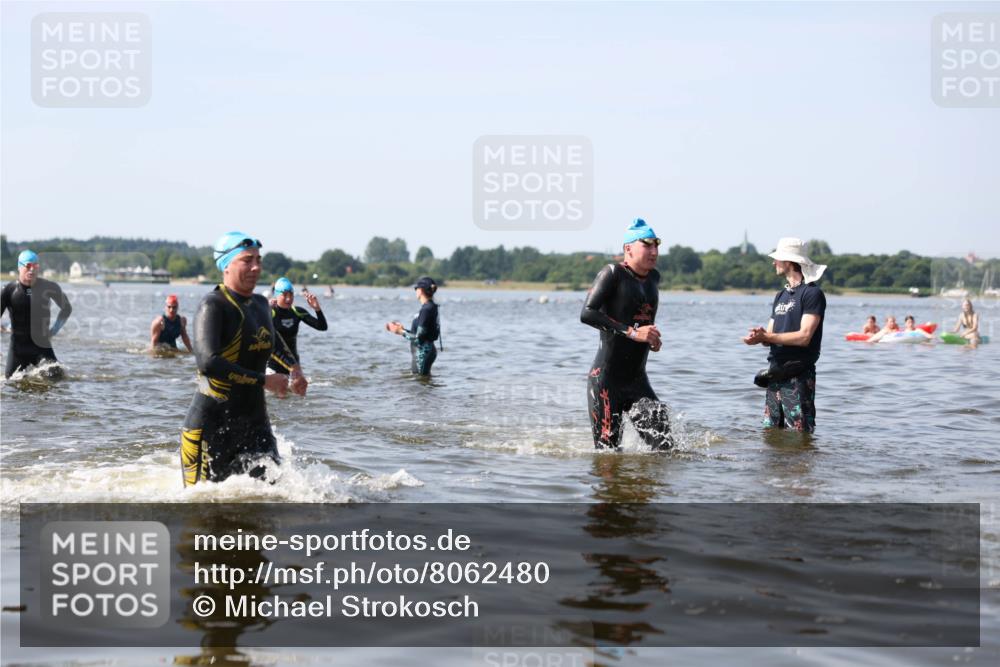 22.06.2025 - Viking Triathlon Michael Strokosch http://msf.ph/oto/8062480 22.06.2025 10:28:44 Schwimmen 15, 258, 301, 368, 414 meine-sportfotos.de