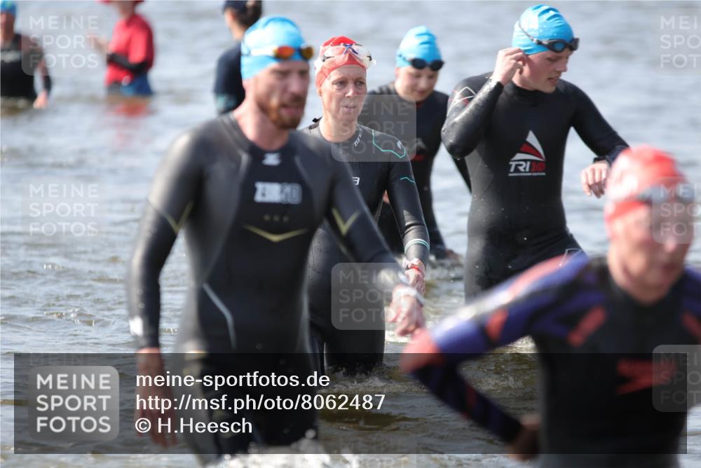 22.06.2025 - Viking Triathlon H.Heesch http://msf.ph/oto/8062487 22.06.2025 10:45:59 Schwimmen 144, 217, 342, 360, 372, 468, 525, 615, 621, 633, 647 meine-sportfotos.de