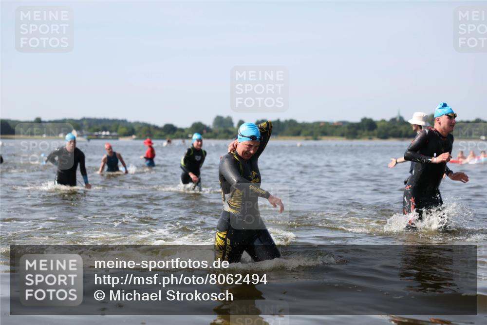 22.06.2025 - Viking Triathlon Michael Strokosch http://msf.ph/oto/8062494 22.06.2025 10:28:45 Schwimmen 15, 258, 301, 368, 414 meine-sportfotos.de