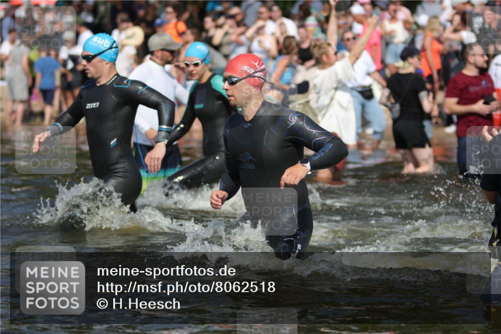 22.06.2025 - Viking Triathlon H.Heesch http://msf.ph/oto/8062518 22.06.2025 10:06:04 Schwimmen 144, 169, 249, 269, 390, 460, 489, 508, 644 meine-sportfotos.de