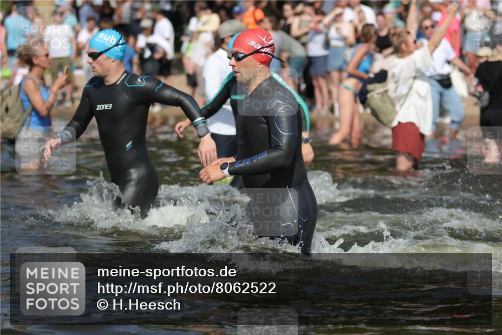22.06.2025 - Viking Triathlon H.Heesch http://msf.ph/oto/8062522 22.06.2025 10:06:04 Schwimmen 144, 169, 249, 269, 390, 460, 489, 508, 644 meine-sportfotos.de