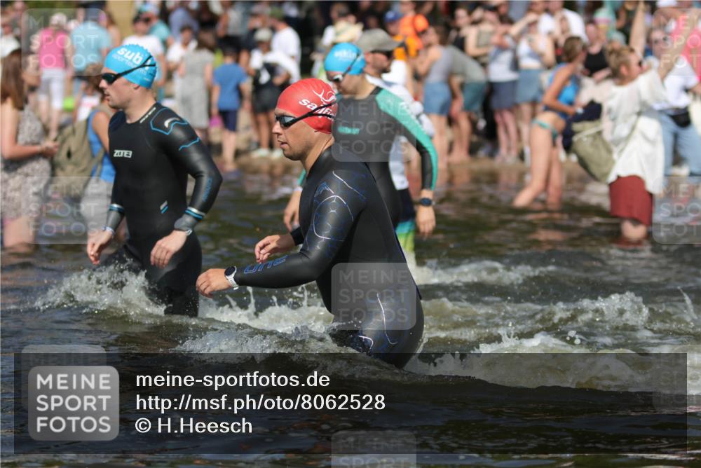 22.06.2025 - Viking Triathlon H.Heesch http://msf.ph/oto/8062528 22.06.2025 10:06:04 Schwimmen 144, 169, 249, 269, 390, 460, 489, 508, 644 meine-sportfotos.de