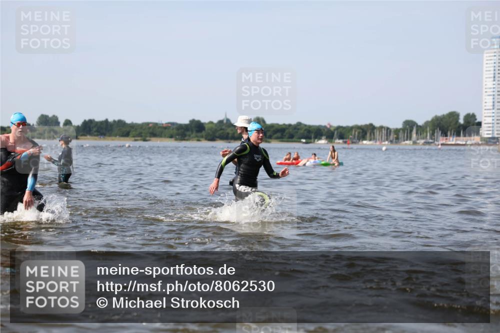 22.06.2025 - Viking Triathlon Michael Strokosch http://msf.ph/oto/8062530 22.06.2025 10:28:50 Schwimmen 15, 258, 301, 368, 384, 414, 443, 628 meine-sportfotos.de