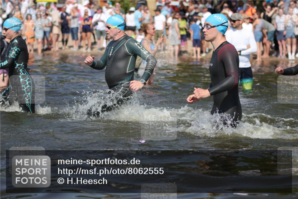 22.06.2025 - Viking Triathlon H.Heesch http://msf.ph/oto/8062555 22.06.2025 10:06:10 Schwimmen 39, 41, 60, 84, 110, 144, 191, 249, 266, 325, 390, 440, 446, 489, 508 meine-sportfotos.de