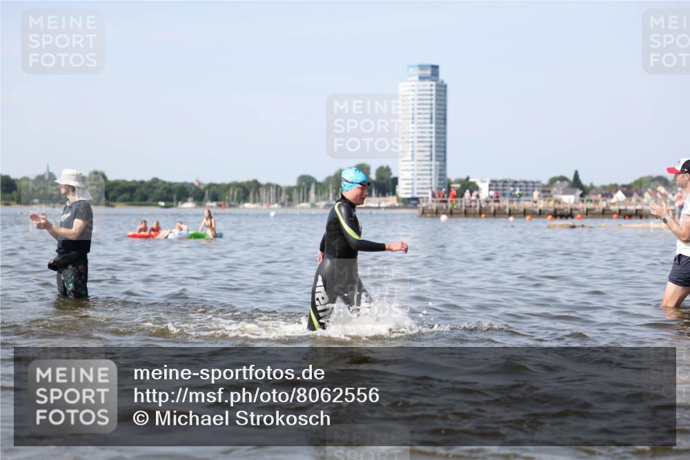 22.06.2025 - Viking Triathlon Michael Strokosch http://msf.ph/oto/8062556 22.06.2025 10:28:51 Schwimmen 15, 258, 301, 368, 384, 414, 443, 628 meine-sportfotos.de
