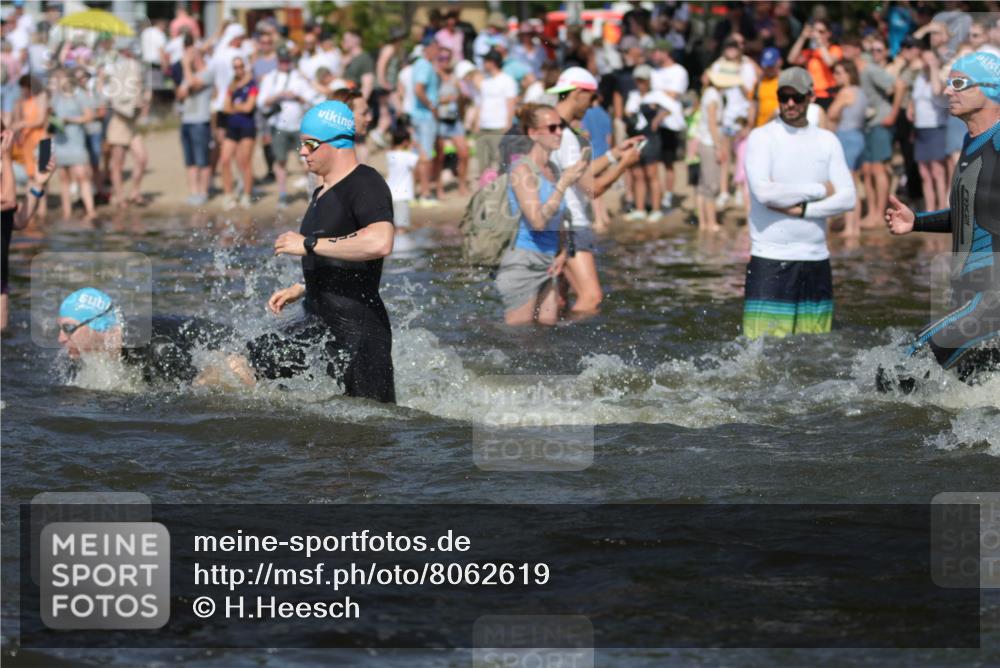 22.06.2025 - Viking Triathlon H.Heesch http://msf.ph/oto/8062619 22.06.2025 10:06:22 Schwimmen 18, 24, 36, 60, 84, 110, 117, 153, 191, 192, 298, 385, 440, 487, 535 meine-sportfotos.de