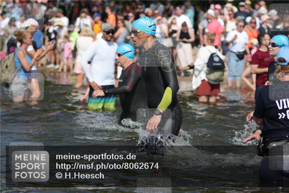 22.06.2025 - Viking Triathlon H.Heesch http://msf.ph/oto/8062674 22.06.2025 10:06:36 Schwimmen 44, 74, 93, 109, 159, 168, 186, 205, 219, 261, 358, 376, 450, 606, 625 meine-sportfotos.de