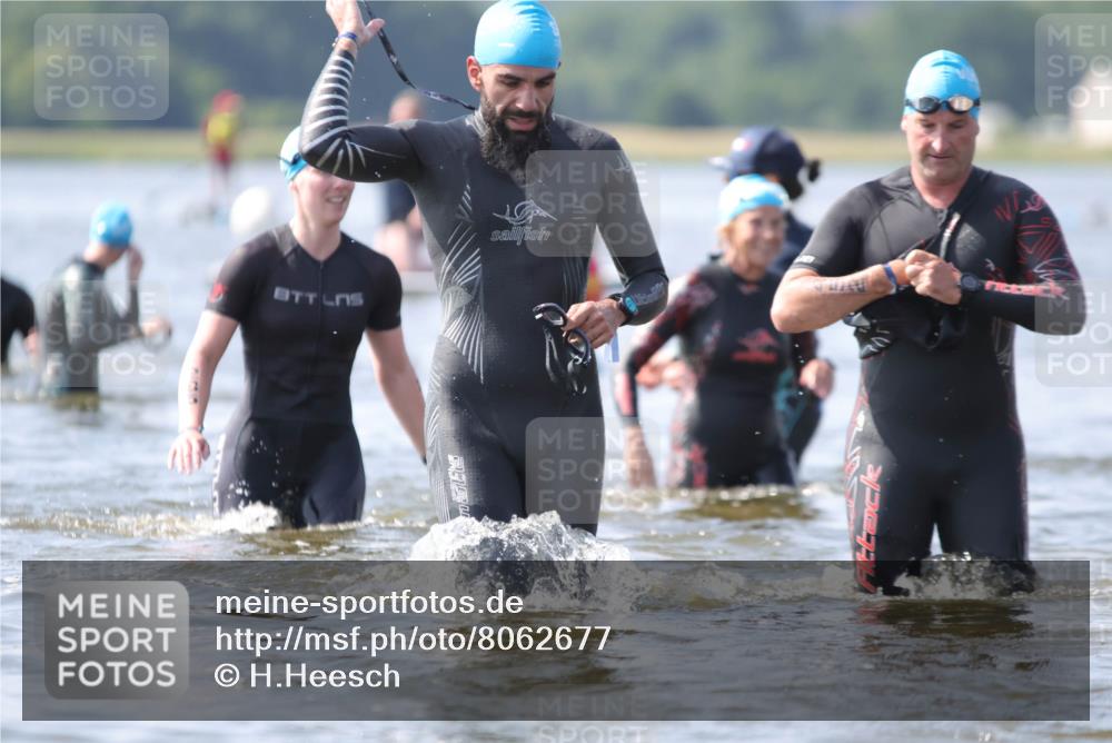 22.06.2025 - Viking Triathlon H.Heesch http://msf.ph/oto/8062677 22.06.2025 10:47:40 Schwimmen 23, 71, 84, 183, 190, 223, 261, 285, 452, 606 meine-sportfotos.de