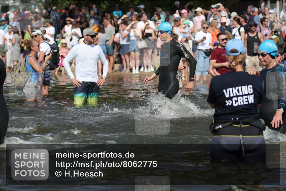 22.06.2025 - Viking Triathlon H.Heesch http://msf.ph/oto/8062775 22.06.2025 10:07:01 Schwimmen 64, 183, 244, 321, 328, 369, 431, 467, 468, 479, 494, 498, 533, 631, 649 meine-sportfotos.de
