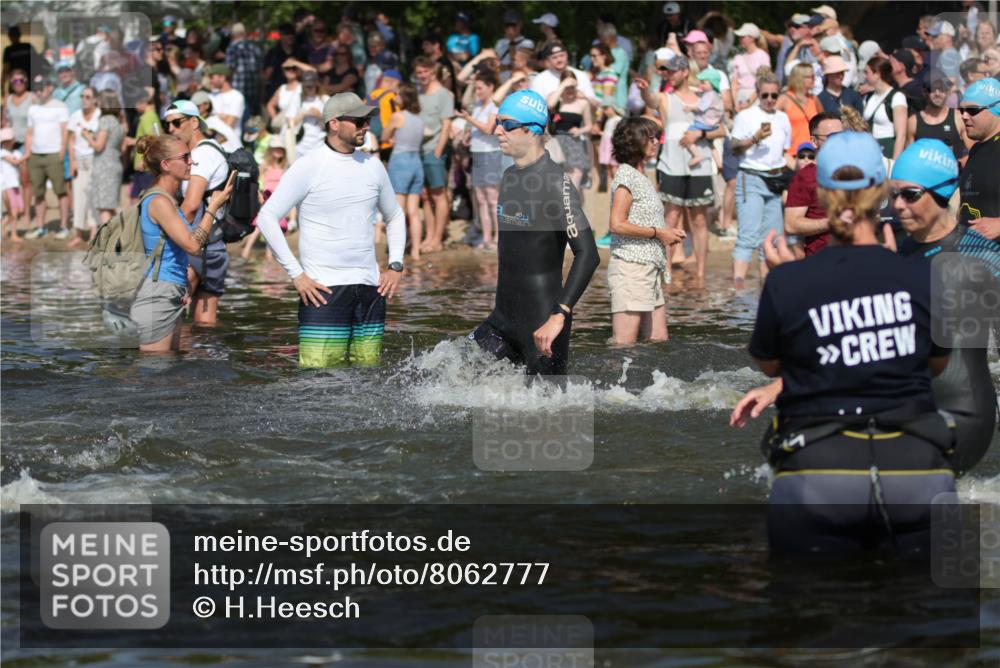 22.06.2025 - Viking Triathlon H.Heesch http://msf.ph/oto/8062777 22.06.2025 10:07:01 Schwimmen 64, 183, 244, 321, 328, 369, 431, 467, 468, 479, 494, 498, 533, 631, 649 meine-sportfotos.de