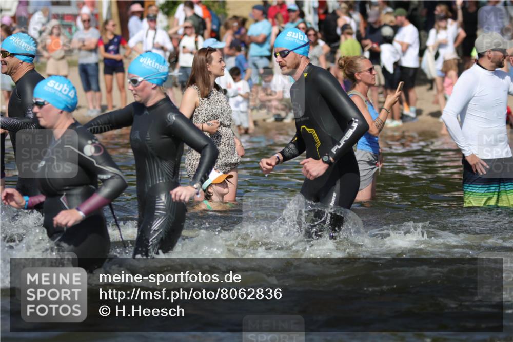 22.06.2025 - Viking Triathlon H.Heesch http://msf.ph/oto/8062836 22.06.2025 10:07:19 Schwimmen 155, 201, 202, 223, 256, 267, 273, 326, 333, 343, 421, 425, 463, 531, 607, 637 meine-sportfotos.de