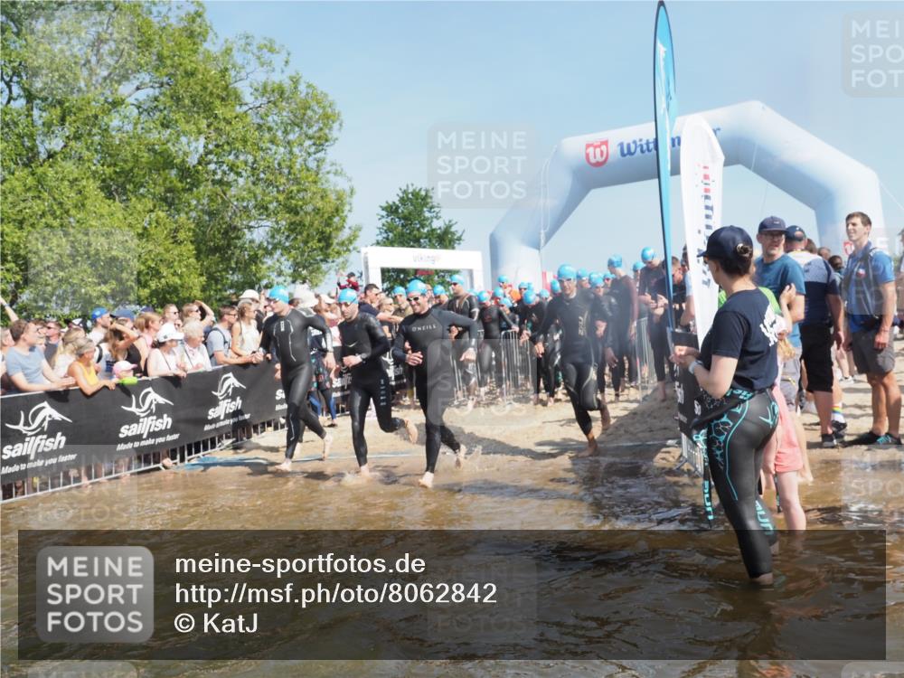 22.06.2025 - Viking Triathlon KatJ http://msf.ph/oto/8062842 22.06.2025 10:01:48 Schwimmen 19, 33, 125, 158, 170, 271, 310, 320, 344, 355, 438, 496, 555, 604, 618 meine-sportfotos.de