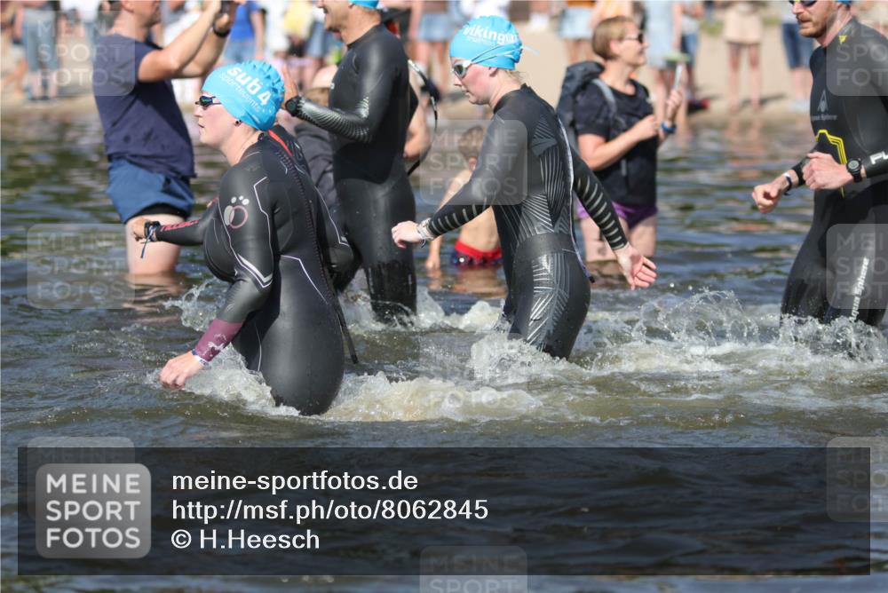 22.06.2025 - Viking Triathlon H.Heesch http://msf.ph/oto/8062845 22.06.2025 10:07:19 Schwimmen 155, 201, 202, 223, 256, 267, 273, 326, 333, 343, 421, 425, 463, 531, 607, 637 meine-sportfotos.de