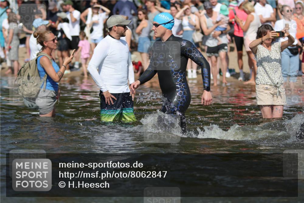 22.06.2025 - Viking Triathlon H.Heesch http://msf.ph/oto/8062847 22.06.2025 10:07:22 Schwimmen 155, 201, 202, 223, 256, 267, 273, 326, 333, 343, 421, 425, 463, 531, 637 meine-sportfotos.de